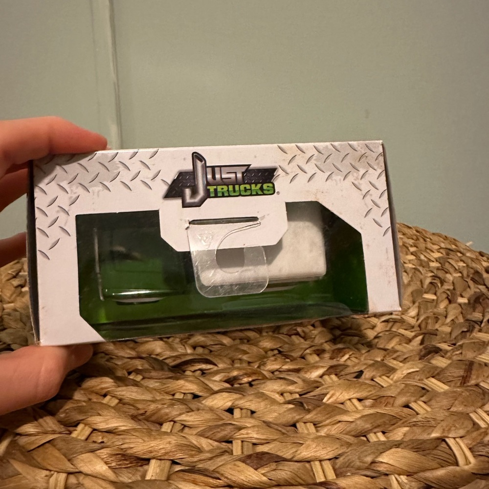JADA 1973 Ford Bronco 🟩 GREEN 🟩 Just Trucks 1:32 💥NEW 2021💥 - Picture 8 of 9
